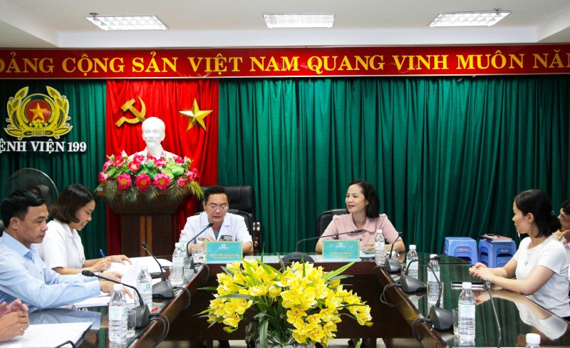 Đoàn công tác Sở Y tế tỉnh Ninh Bình làm việc tại Bệnh viện 199